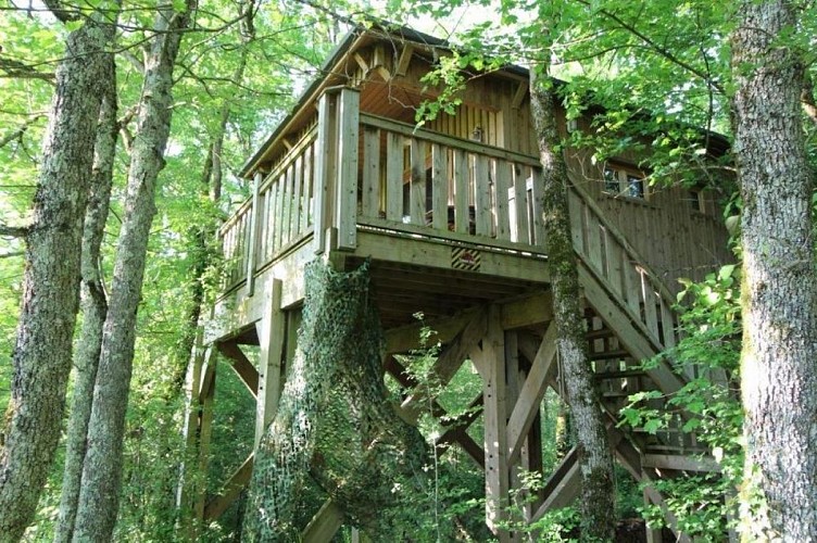 Mas de Saillac - The perched hut - Jurassic