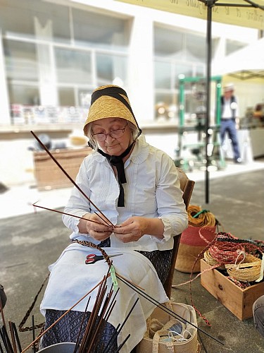 Septfonds, stone and straw bastide