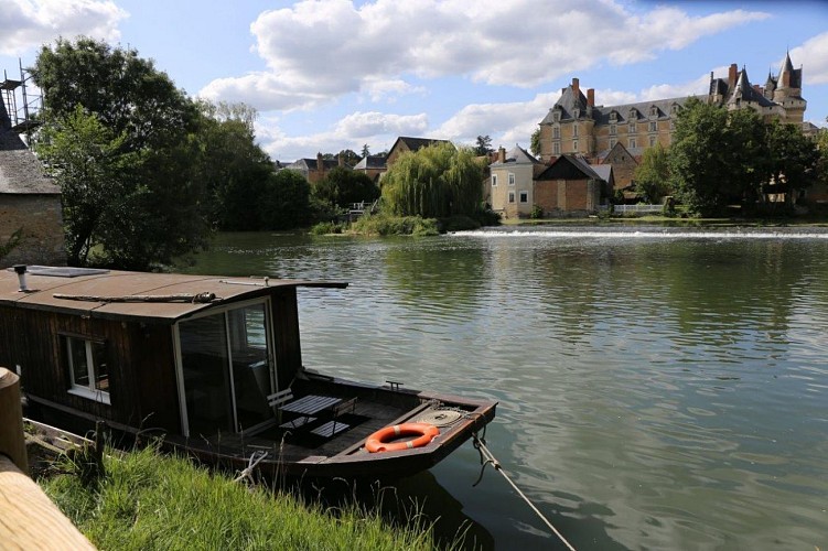 Gîte fluvial "La Toue du Bout du Monde"