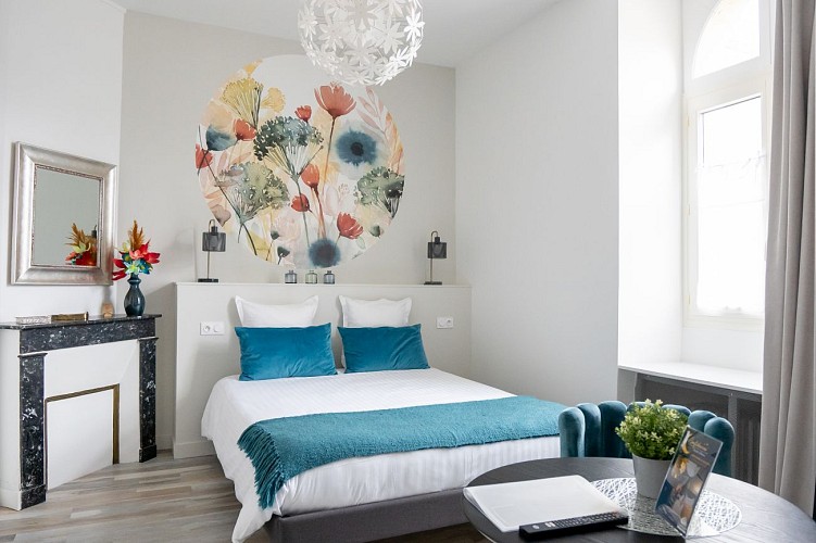 GITE DE CHARME 15 pers / 20mn ANGERS/ 30mn SAUMUR/ 250m CHATEAU DE BRISSAC, vue vignoble de l'Aubance