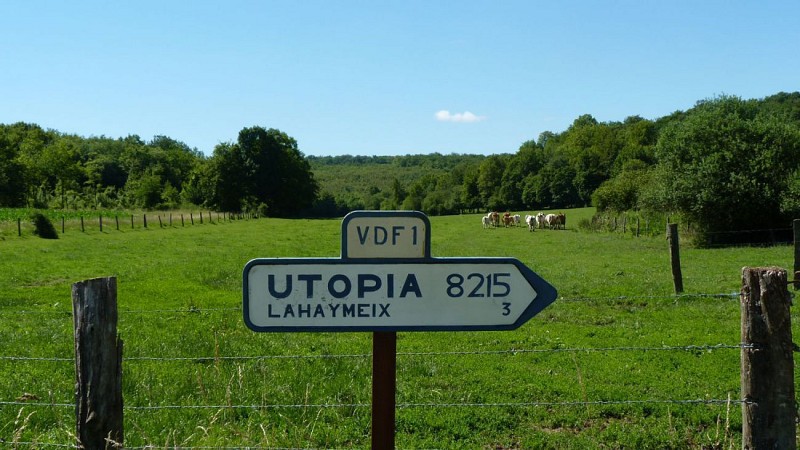 Utopia : 8215 km dans le 269°