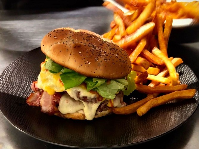 burger-hotel-de-la-mer-langrune-bleas