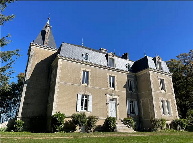 Château De La Grillere piscine et parc privé 