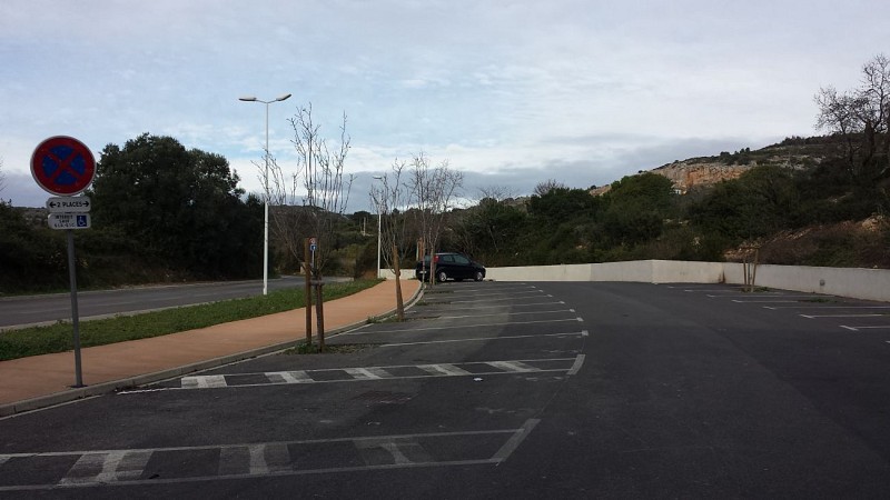 Autre parking de départ possible pour la balade autour du Massif de la Gardiole