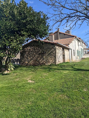 clesse-gite-belle-planche-facade