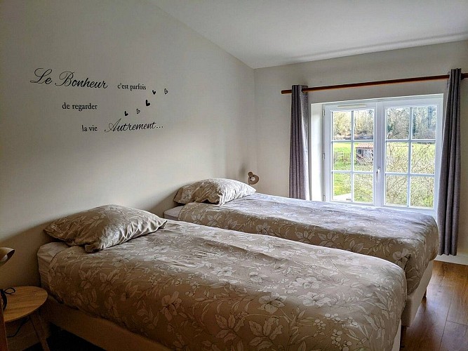 clesse-gite-belle-planche-chambre2
