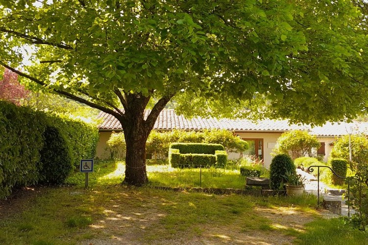 Auribeau, village fleuri