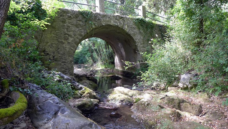 Pont au dessus du ruisseau de L'Infernet