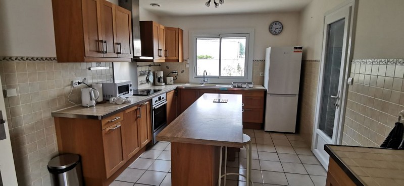 GRANDE MAISON INDEPENDANTE ; 4 chambres ; 600m de la plage !