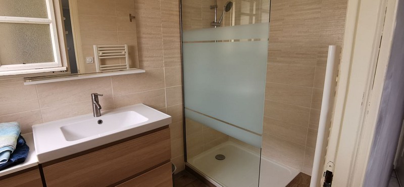 GRANDE MAISON INDEPENDANTE ; 4 chambres ; 600m de la plage !