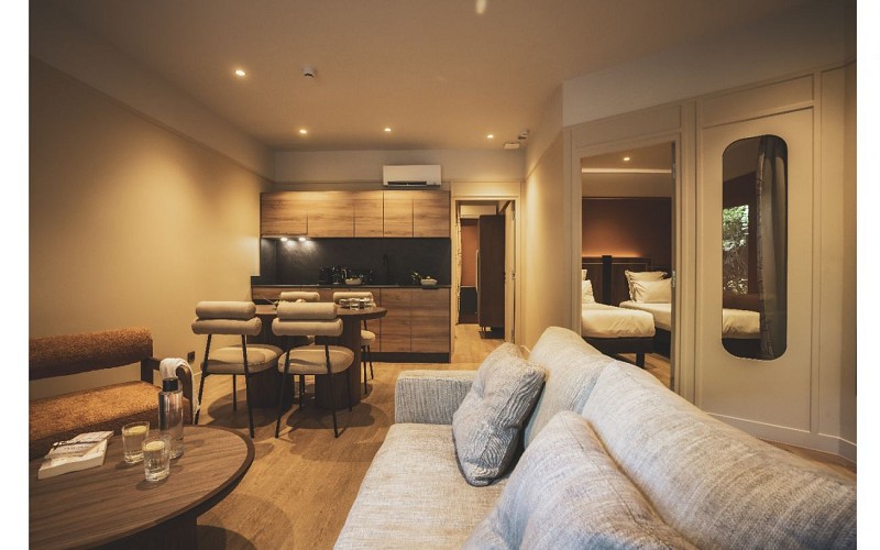 33_montagnettes_hotel_parcvictoria_saint-jean-de-luz_AP4_appartement_sejour_05_cande_2025_TS_1440x900