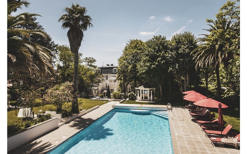 montagnettes_hotel_parcvictoria_saint-jean-de-luz_piscine_09_DamienGay_2025_TS_1440x900
