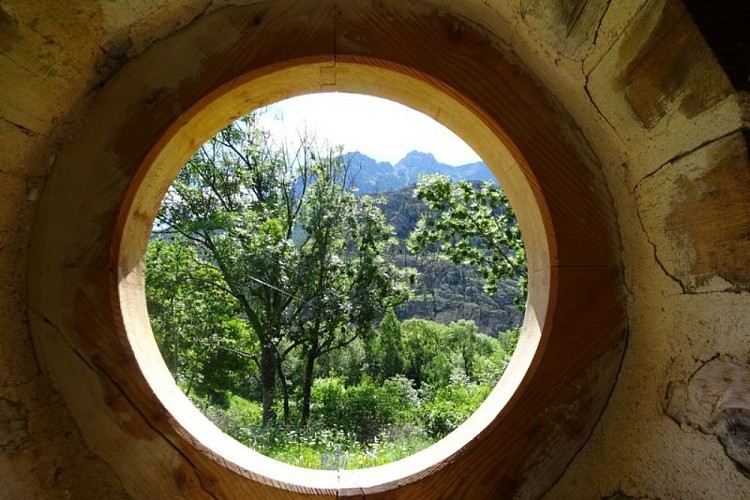 À l'intérieur d'une des cabanes
