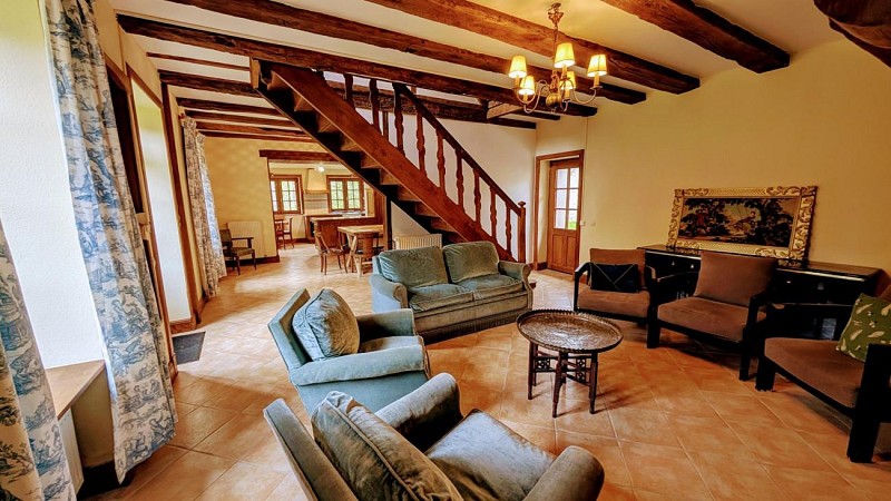 La Maison des Bois gîte du Domaine de Montintin à Chateau Chervix - salon_5