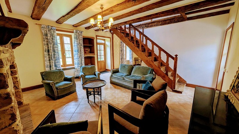 La Maison des Bois gîte du Domaine de Montintin à Chateau Chervix - salon_6