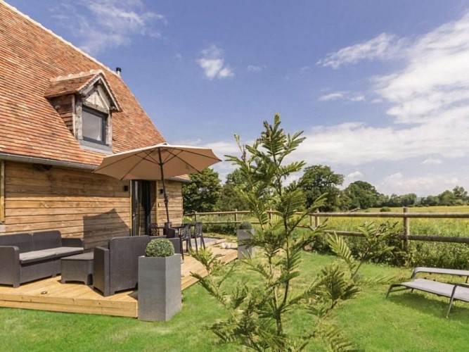 Le gîte de Brocottes - Hotot-en-Auge - La terrasse extérieure