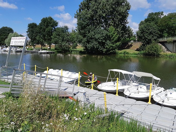 Location de bateaux électriques et pédalos à Cheffes