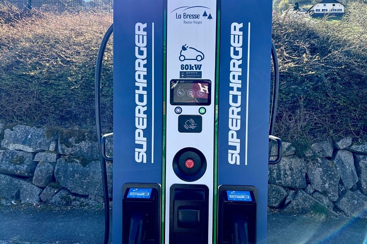 La Bresse - borne de recharge pour voiture électrique - Rue des Proyes