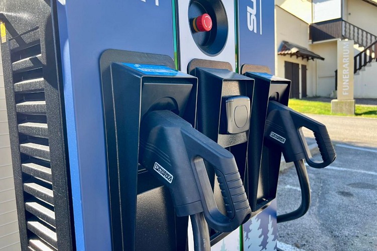 La Bresse - borne de recharge pour voiture électrique - Rue des Proyes