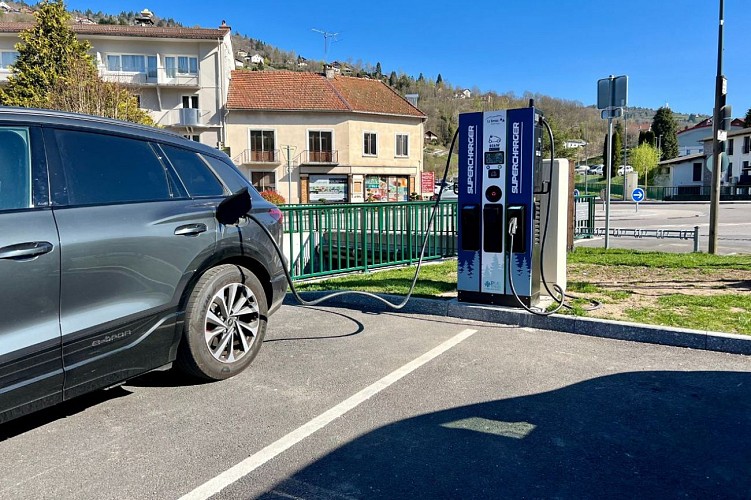 La Bresse - borne de recharge pour voiture électrique - Pont des Champions