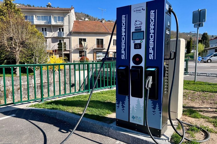 La Bresse - borne de recharge pour voiture électrique - Pont des Champions