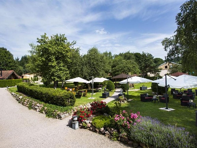 Le Domaine du Haut Jardin Hôtel Spa et Chalets jacuzzis privés