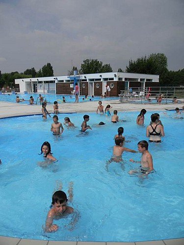 Piscine et toboggans aquatiques
