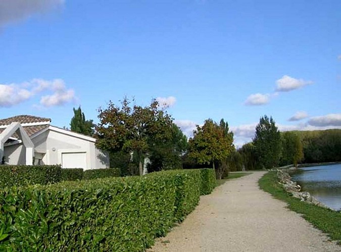 24 cottages at the "Le Lomagnol" campsite