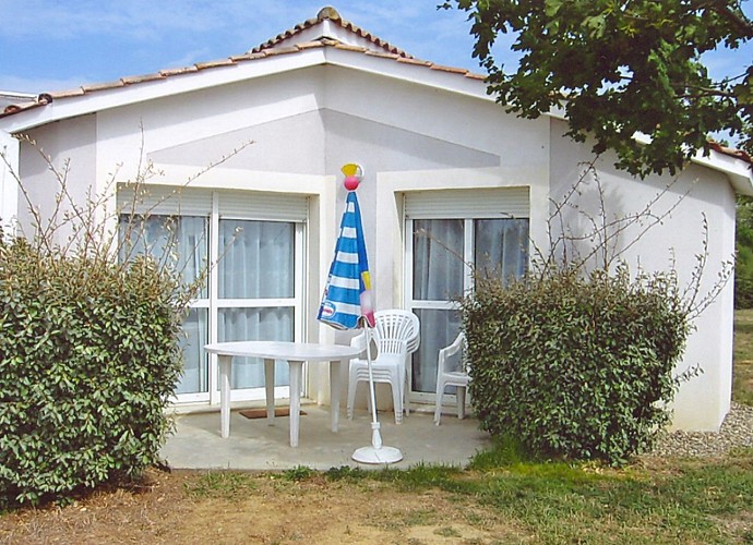 24 gîtes au camping "Le Lomagnol"