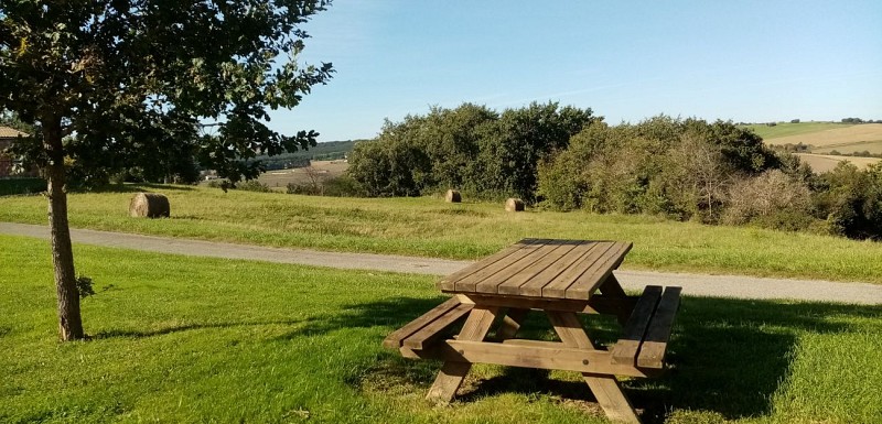 Aire de pique-nique - Castéra-Bouzet