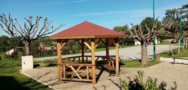 Aire de pique-nique - Castéra-Bouzet