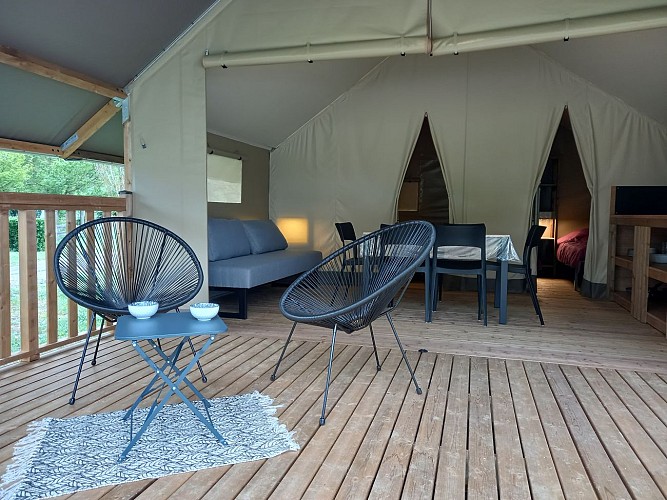 Tentes Lodges au Camping Lomagnol