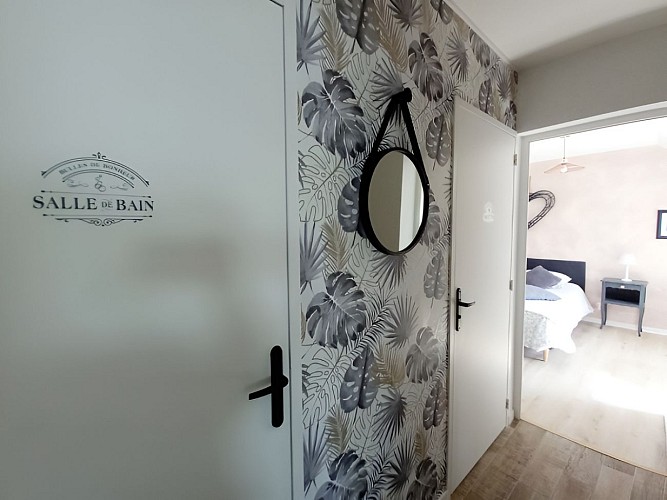 couloir et chambre principale