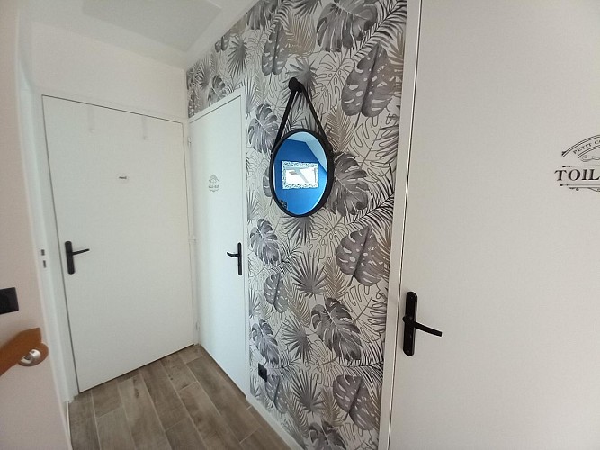 couloir et chambre principale