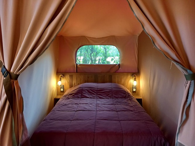 Tentes Lodges au Camping Le Clos de la Lère