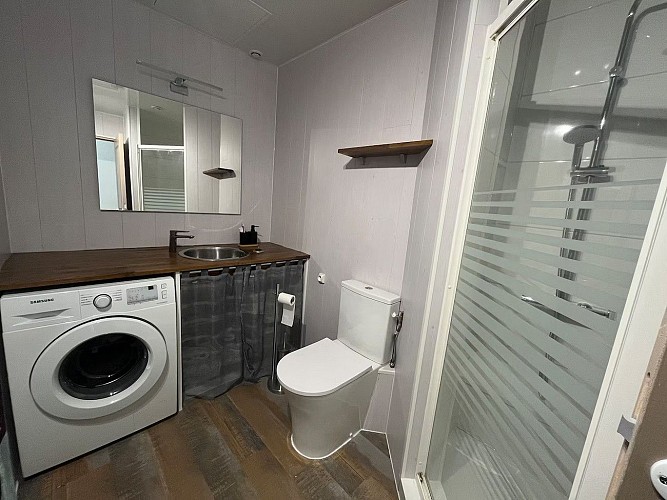 mauleon-gite-la-vallee-de-l-ouin-salle-de-bain