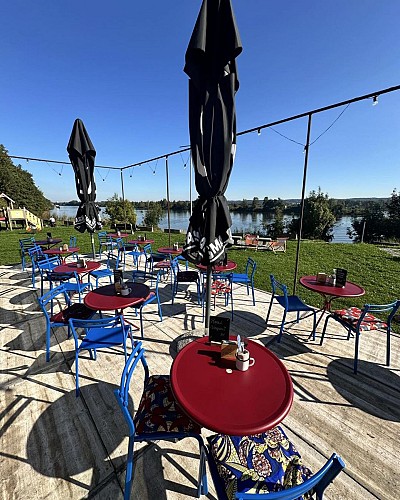 Terrasse extérieure ©Les Tcheroux