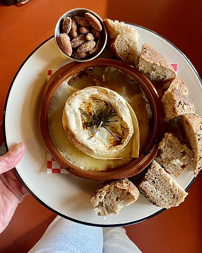 Camembert rôti ©Les Tcheroux