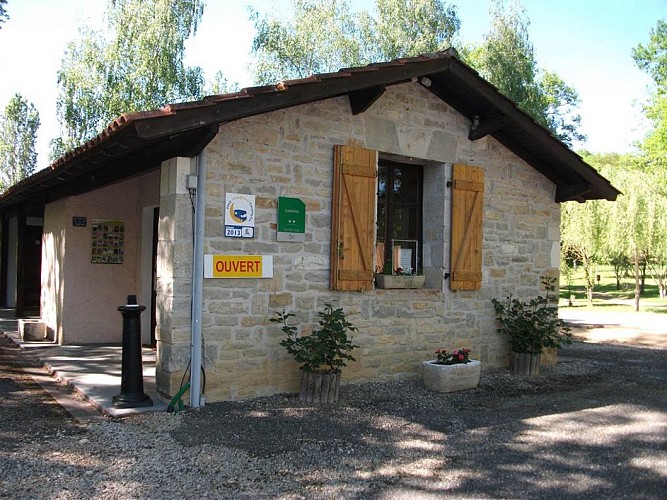 Camping du Lac de Parisot