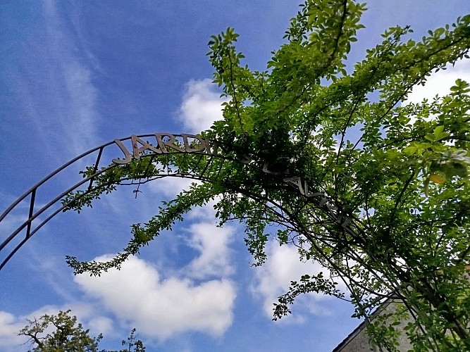 Cluny - Jardin d'avril @A. Sève _ Cluny Sud Bourgogne (2)