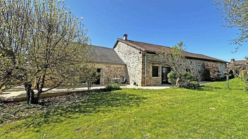 Gîte de Fayollas à Bussière-Galant en Haute-Vienne (Nouvelle Aquitaine)_1