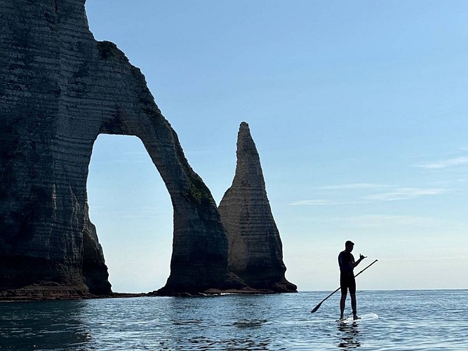 Découverte des arches et de l’aiguille d’Etretat en paddle
