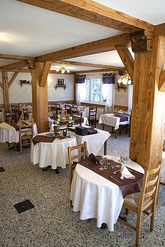 Restaurant-de-gigot-bretonvillers (1)