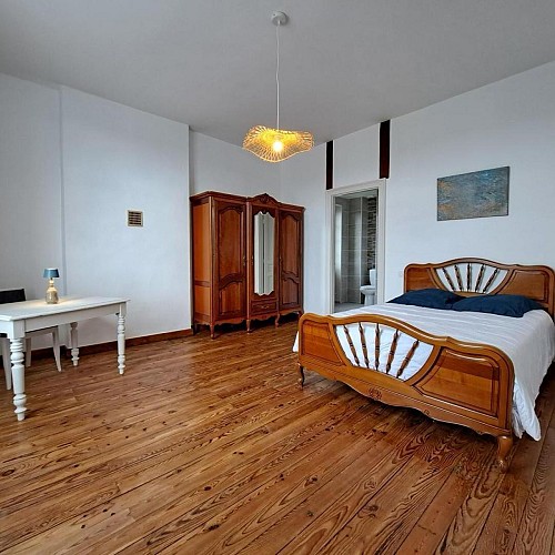 Chambre de la Maison Saint Genez à Eyres Moncube avec Gites de France