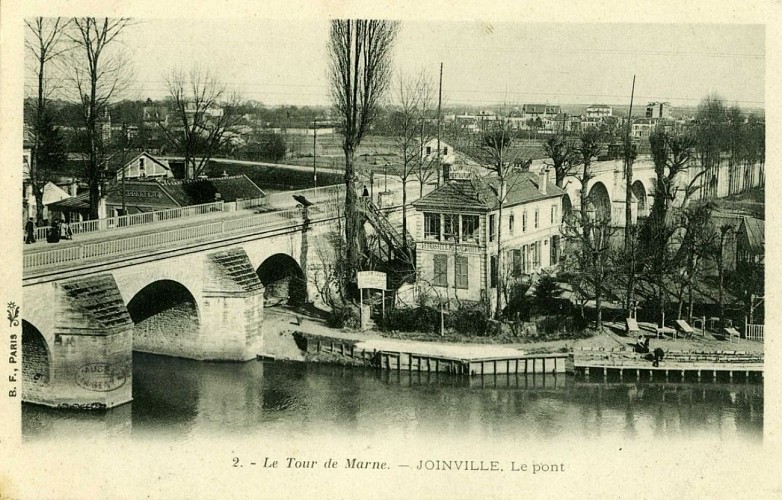 Sur le pont de Joinville, rive droite (circuit vélo)