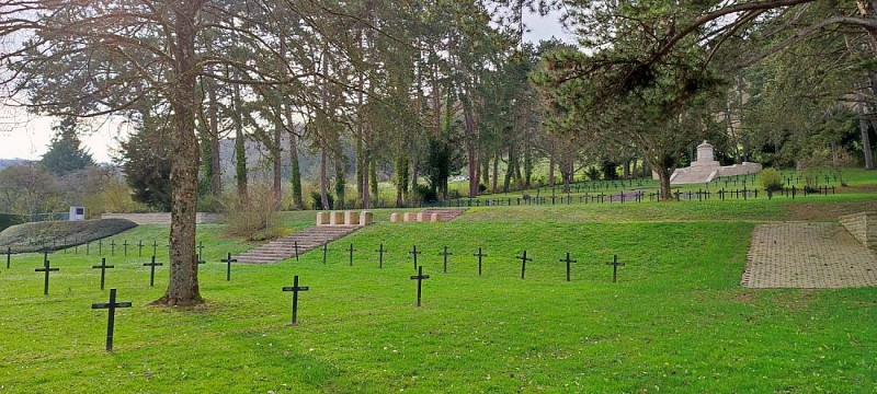 Viéville sous les Côtes - Cimetière militaire allemand de la guerre de 1914-1918.