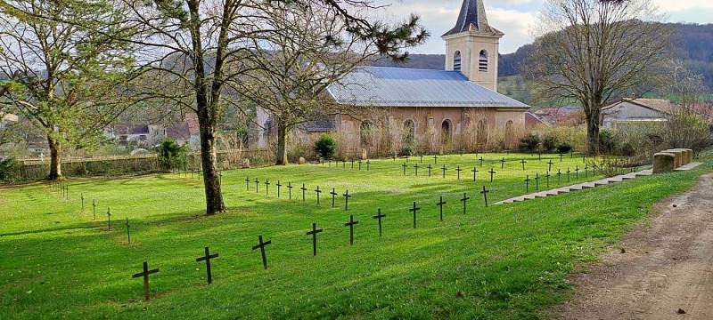 Viéville sous les Côtes - Cimetière militaire allemand de la guerre de 1914-1918.
