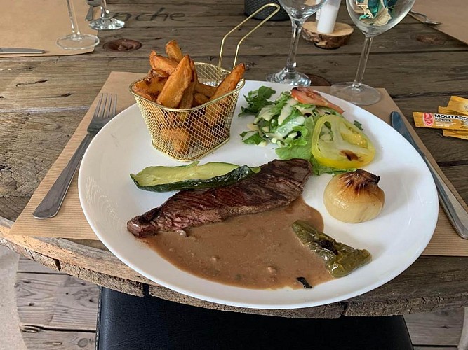 Repas à la truite au bleu