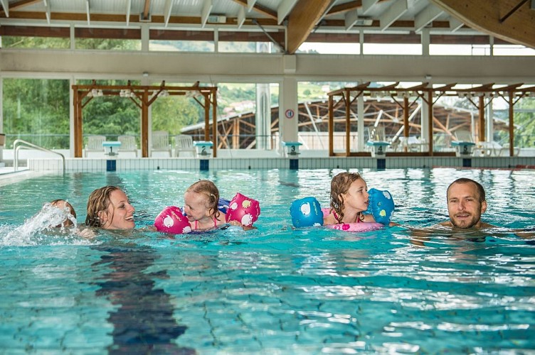 Swimming pool complex