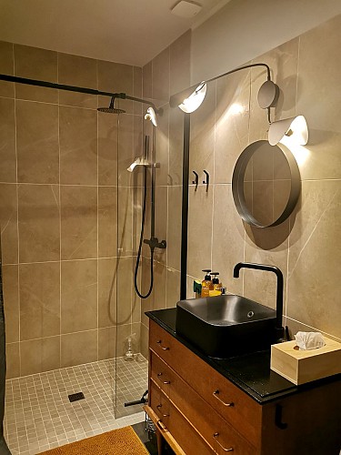 IMG_20250401_202357_edit_356223761685746